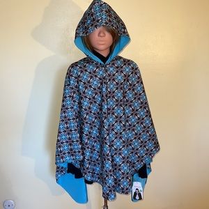 Gift Worthy! Reversible RainCaper Rain Poncho, NWT, One Size